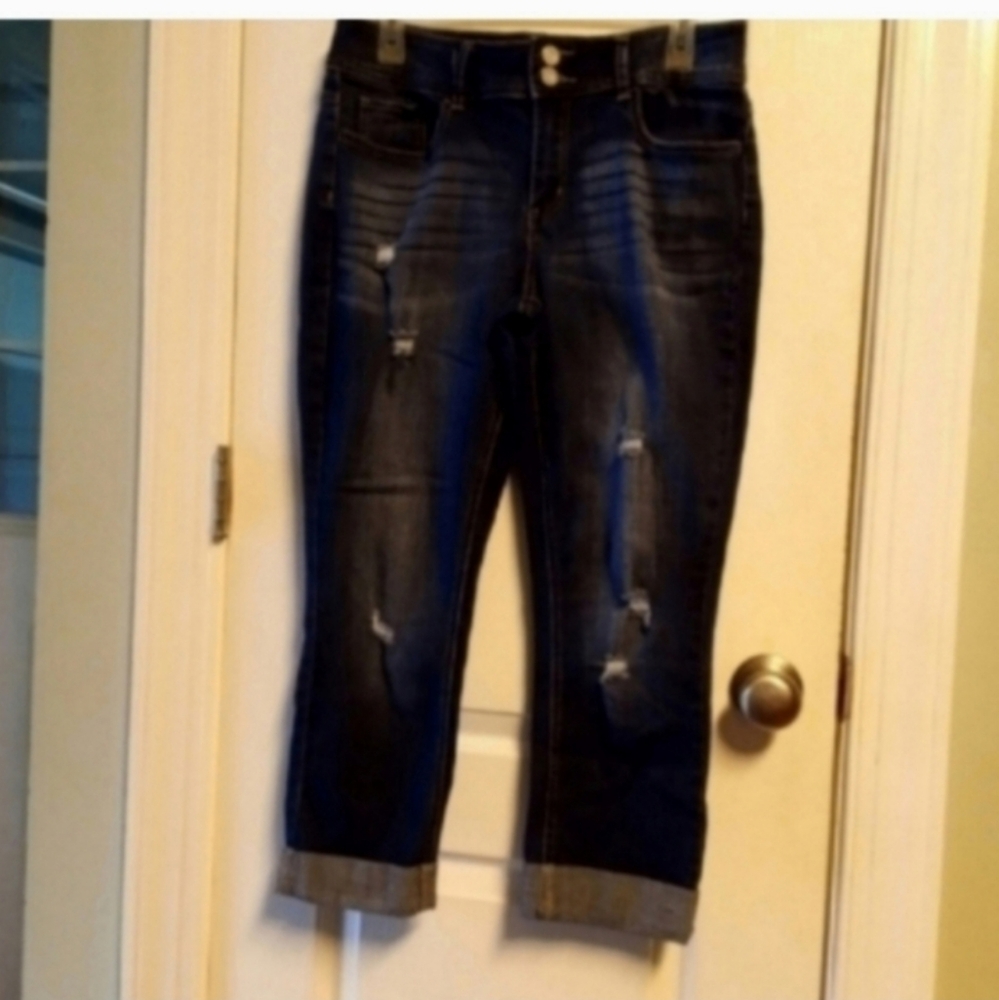 Indigo Rein Women's Cropped Distressed Blue Jeans 11(Junior) Dark Wash GUC